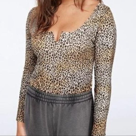 Victoria's Secret Pink Long Sleeve Leopard Print Bodysuit - Picture 10 of 12